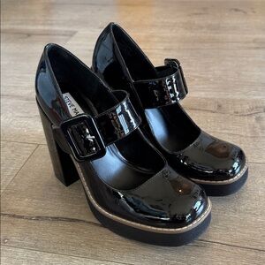 Steve Madden Tarrah Black Patent Mary Jane High Heeled Shoe Size 8.5